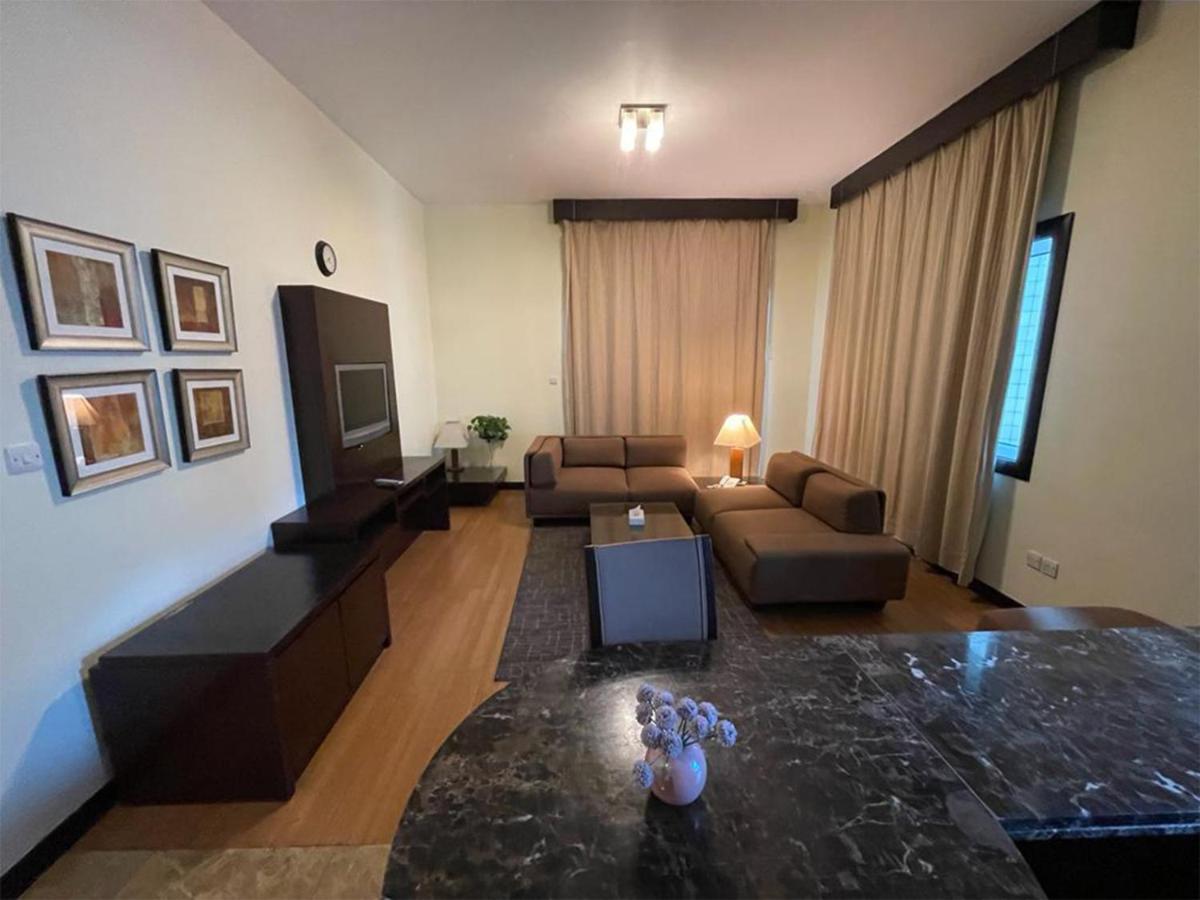 Tulip Creek Hotel Apartments Dubaj Zewnętrze zdjęcie