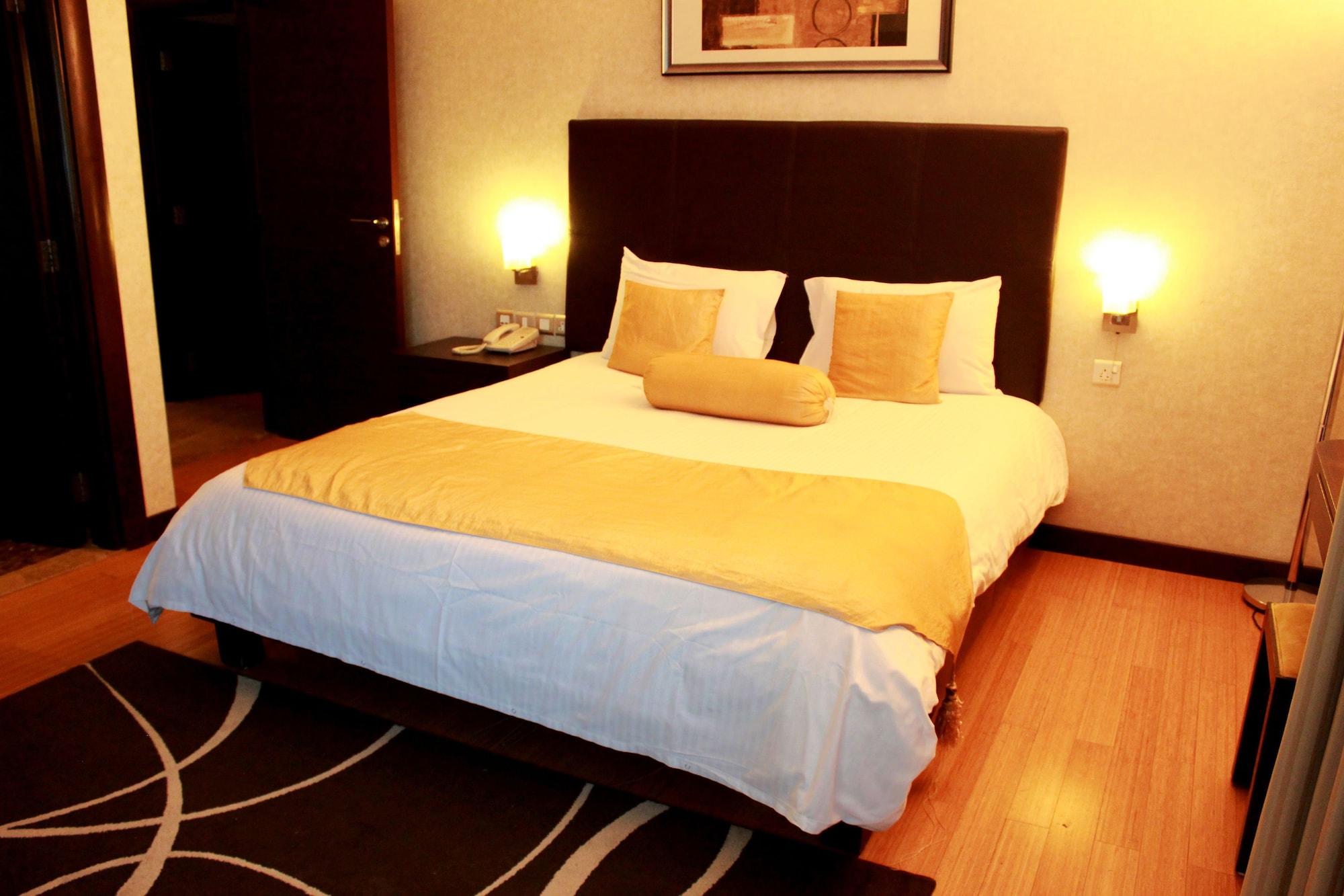 Tulip Creek Hotel Apartments Dubaj Zewnętrze zdjęcie