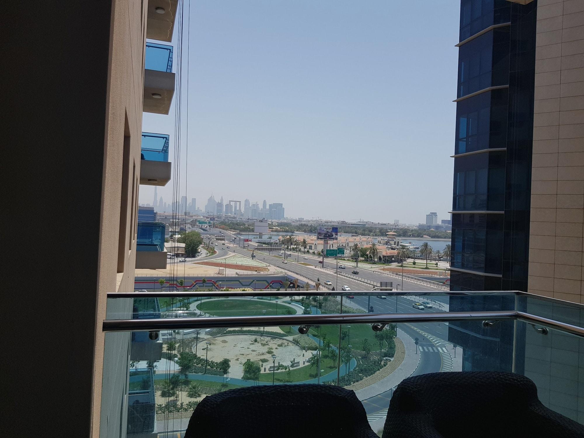Tulip Creek Hotel Apartments Dubaj Zewnętrze zdjęcie