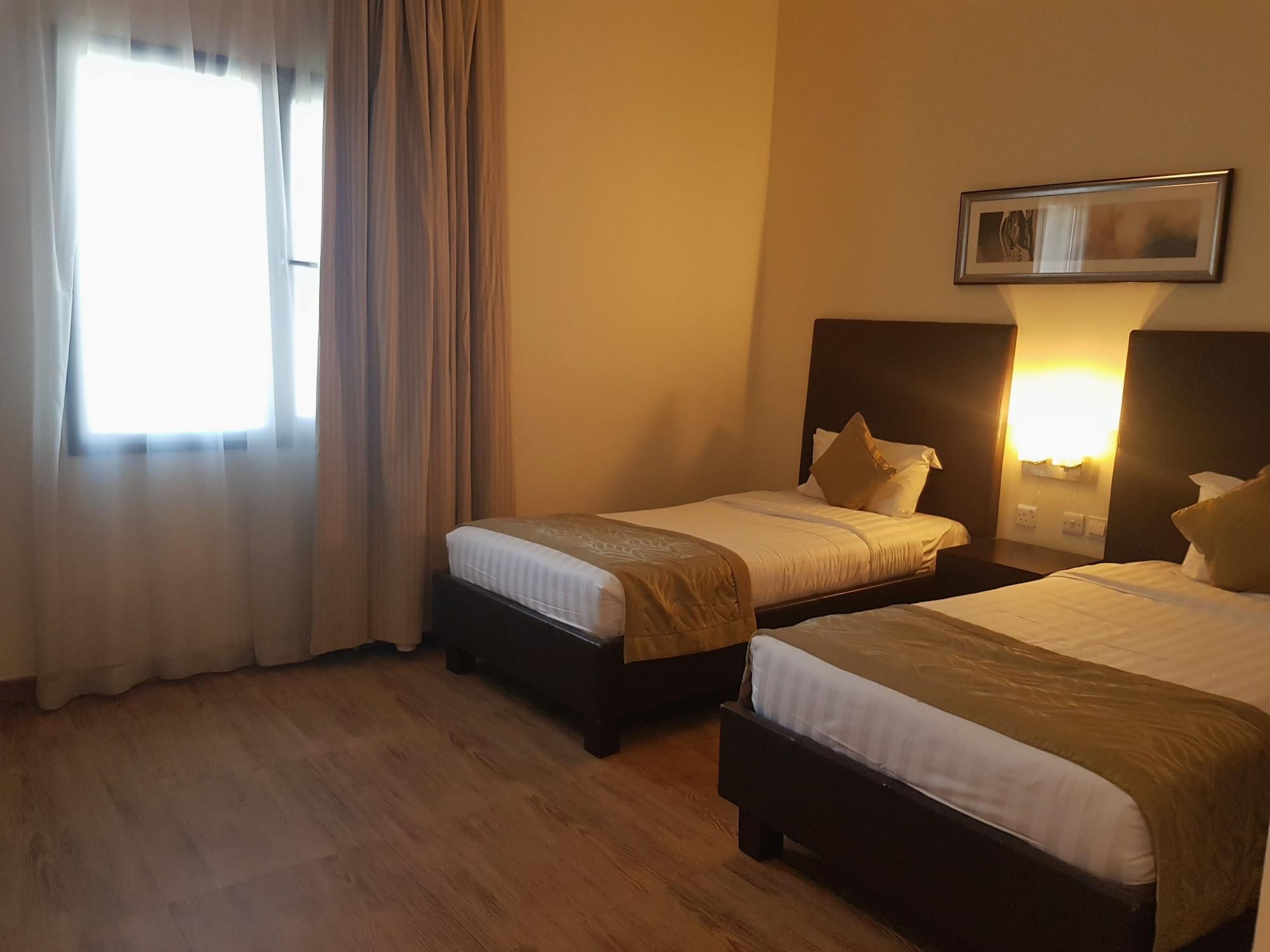 Tulip Creek Hotel Apartments Dubaj Zewnętrze zdjęcie
