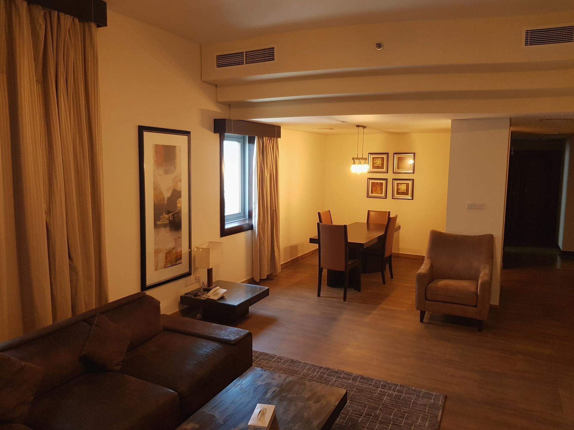 Tulip Creek Hotel Apartments Dubaj Zewnętrze zdjęcie
