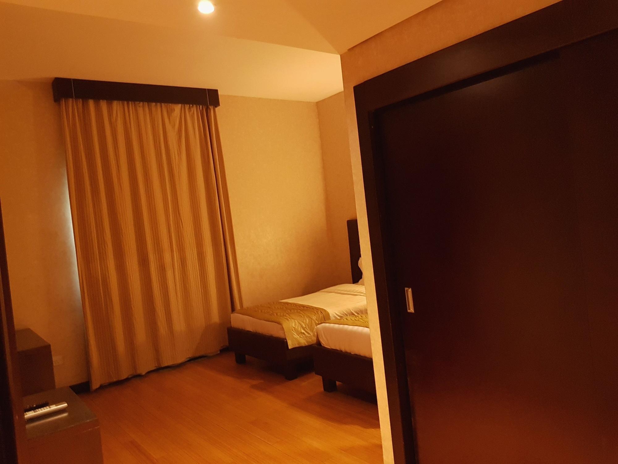 Tulip Creek Hotel Apartments Dubaj Zewnętrze zdjęcie