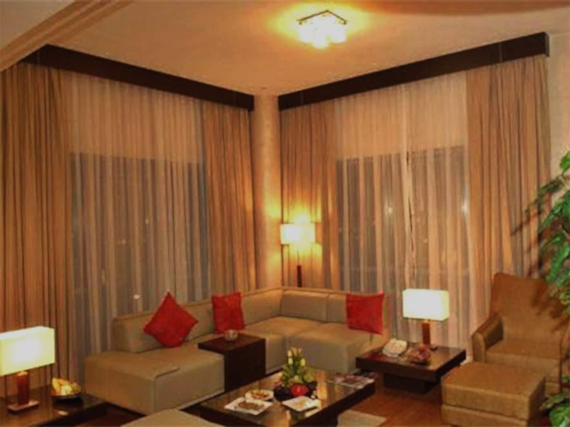 Tulip Creek Hotel Apartments Dubaj Zewnętrze zdjęcie