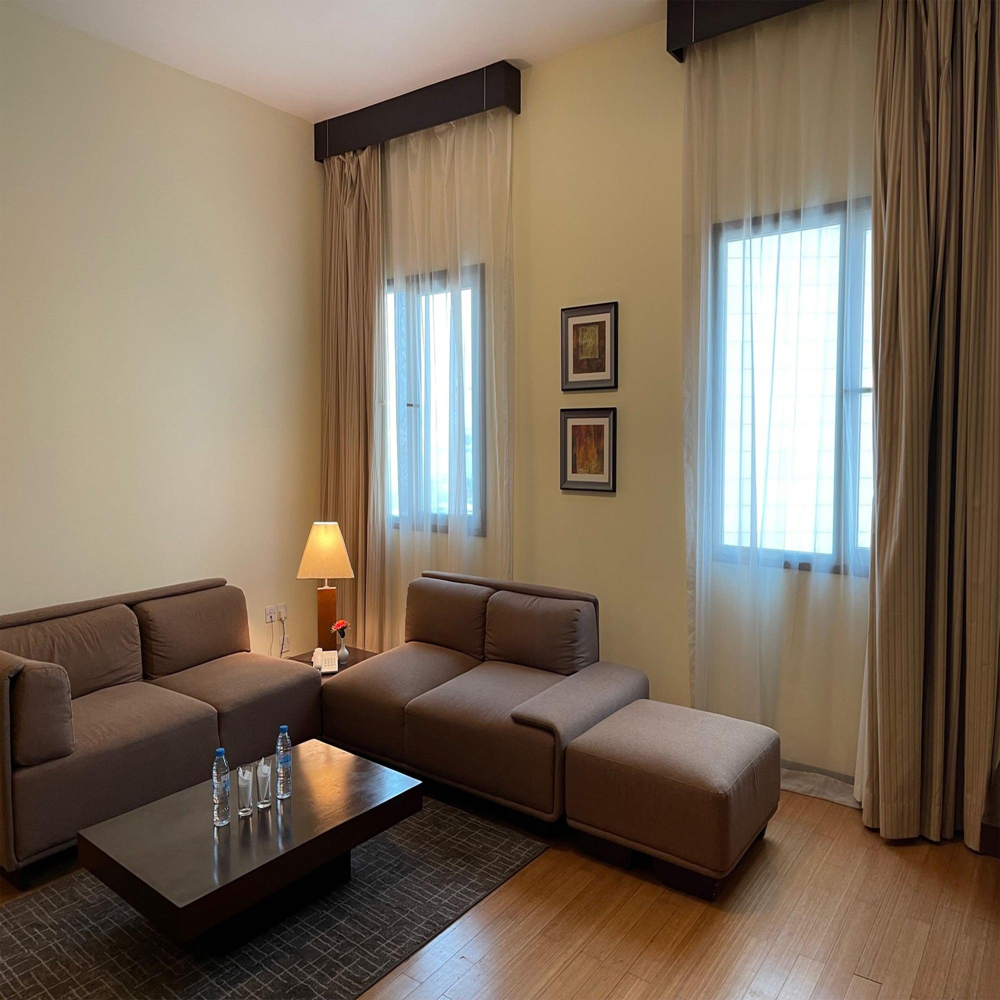 Tulip Creek Hotel Apartments Dubaj Zewnętrze zdjęcie