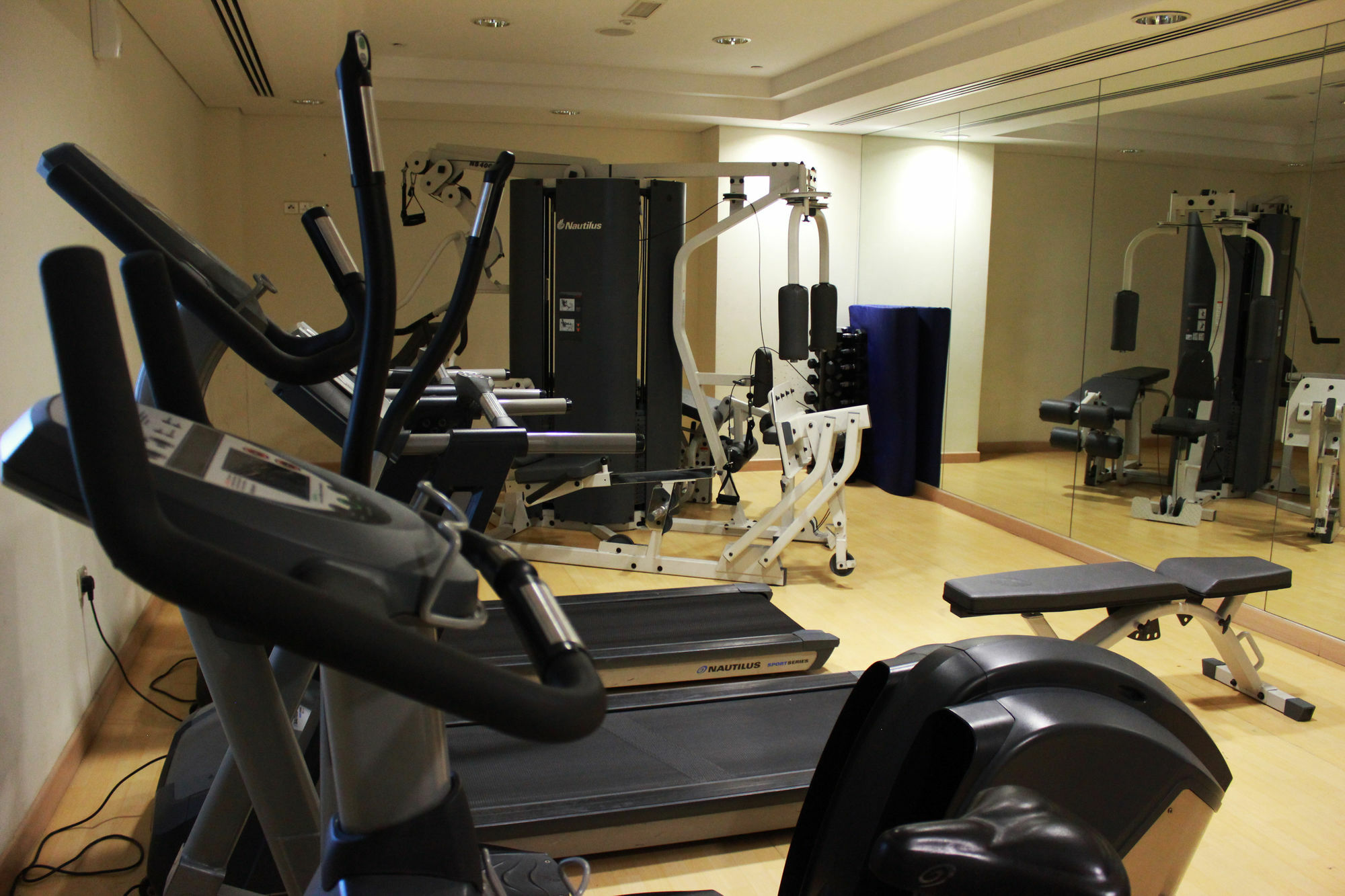 Tulip Creek Hotel Apartments Dubaj Zewnętrze zdjęcie